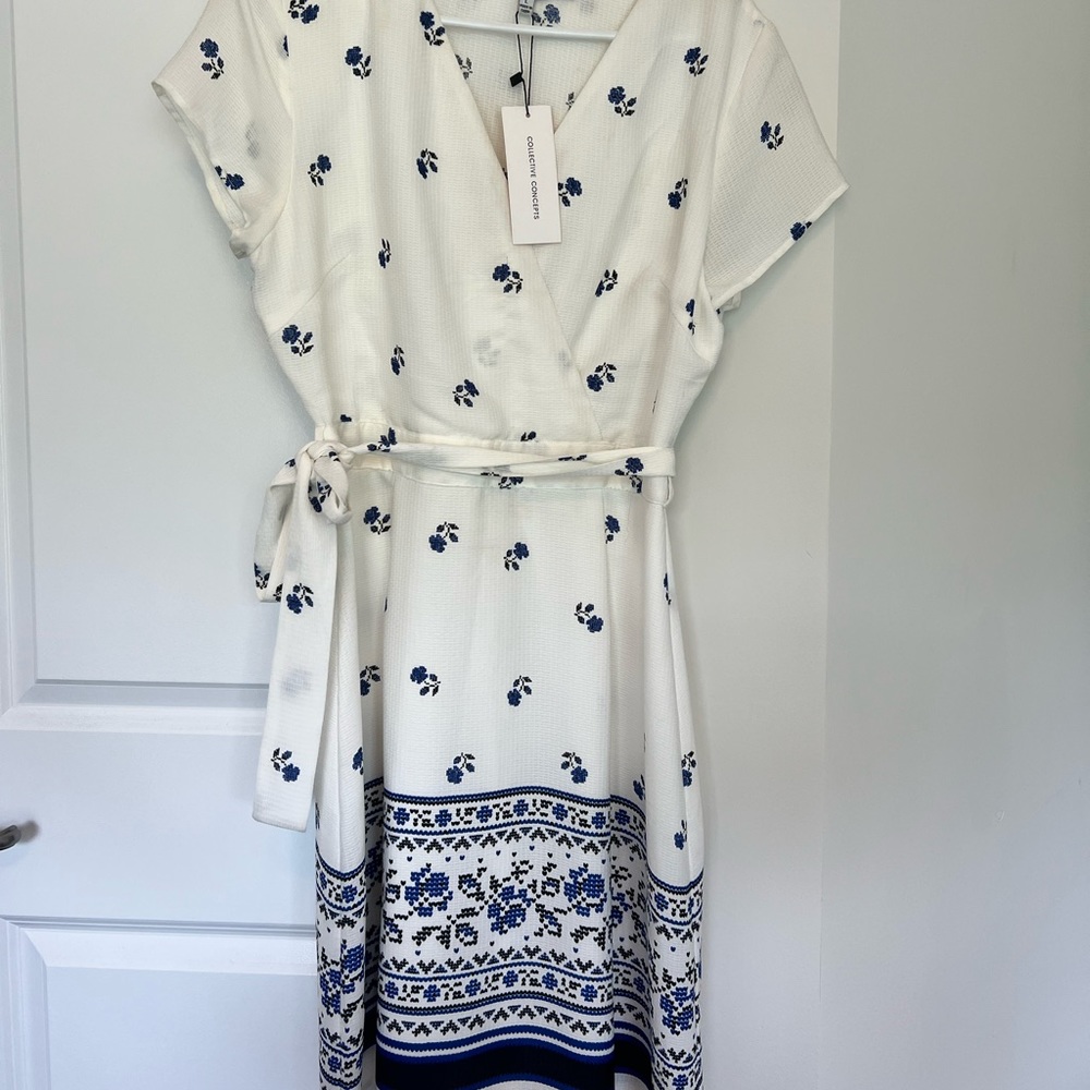 White with Blue details short sleeve dress